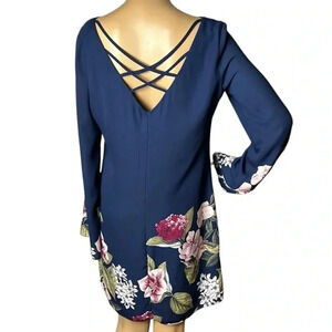 Le Château dress women SM.Blue,floral,long sleeve,bell sleeve,criss cross back